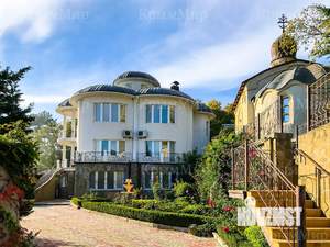 Дом 360м&sup2;, 3-этажный, посуточно, 