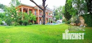 Дом 500м&sup2;, 2-этажный, посуточно, 