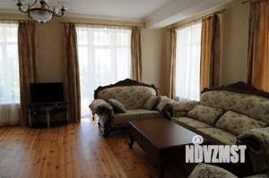 Дом 750м², 3-этажный, посуточно, 