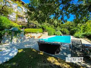 Дом 350м&sup2;, 3-этажный, посуточно, 