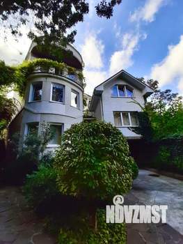 Дом 250м&sup2;, 3-этажный, посуточно, 