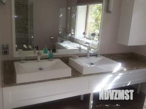 Дом 320м&sup2;, 3-этажный, посуточно, 