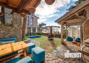 Дом 350м&sup2;, 3-этажный, посуточно, 