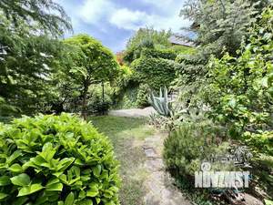 Дом 200м&sup2;, 2-этажный, посуточно, 