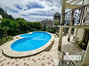 Дом 550м&sup2;, 4-этажный, посуточно, 