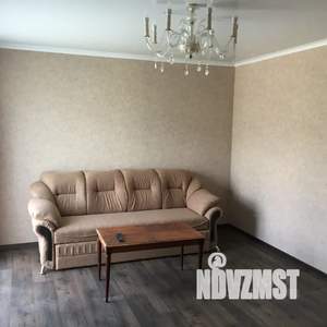 Дом 49м&sup2;, 2-этажный, посуточно, 