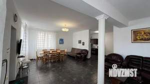 Дом 180м&sup2;, 3-этажный, посуточно, 