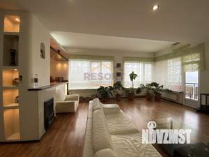 Дом 230м&sup2;, 2-этажный, на длительный срок, 