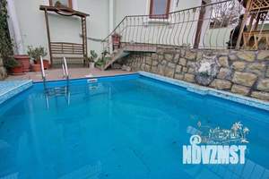 Дом 200м&sup2;, 3-этажный, посуточно, 