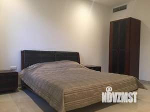 Дом 689м&sup2;, 2-этажный, посуточно, 