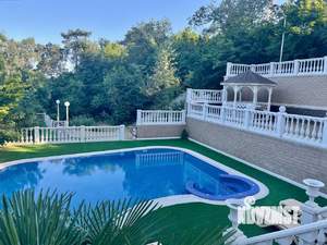 Дом 450м&sup2;, 4-этажный, посуточно, 