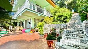 Дом 238м&sup2;, 3-этажный, посуточно, 