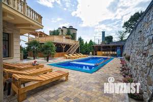 Дом 650м&sup2;, 4-этажный, посуточно, 