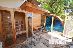 Дом 200м&sup2;, 4-этажный, посуточно, 