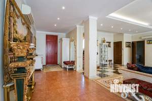 Дом 330м², 2-этажный, на длительный срок, 