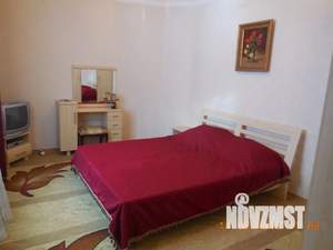 Дом 200м&sup2;, 3-этажный, посуточно, 