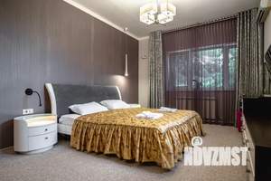 Дом 325м&sup2;, 3-этажный, посуточно, 