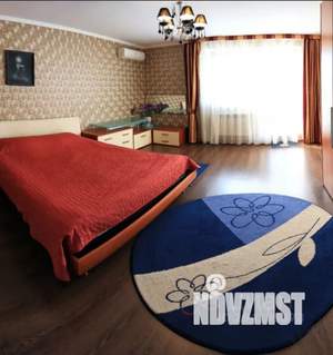 Дом 250м&sup2;, 3-этажный, посуточно, 