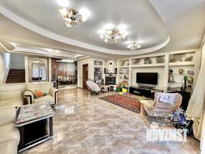 Дом 250м&sup2;, 3-этажный, посуточно, 