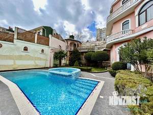 Дом 300м&sup2;, 4-этажный, посуточно, 