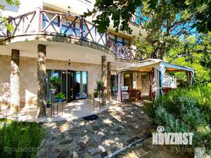 Дом 350м&sup2;, 3-этажный, посуточно, 