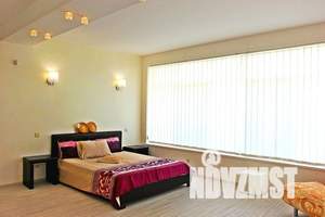 Дом 350м&sup2;, 3-этажный, посуточно, 