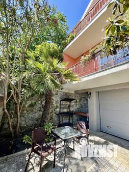 Дом 220м&sup2;, 3-этажный, посуточно, 