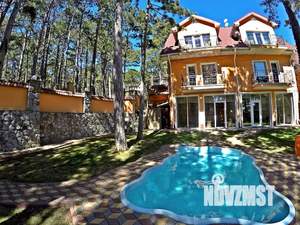 Дом 250м&sup2;, 3-этажный, посуточно, 