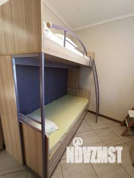 Дом 40м&sup2;, 3-этажный, посуточно, 