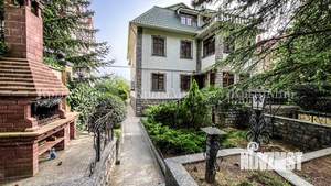 Дом 350м&sup2;, 3-этажный, посуточно, 