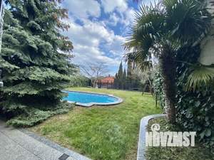 Дом 500м&sup2;, 3-этажный, посуточно, 