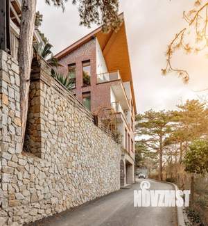 Дом 350м&sup2;, 3-этажный, посуточно, 