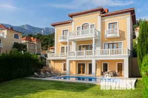 Дом 360м&sup2;, 3-этажный, посуточно, 