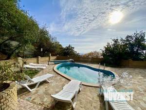 Дом 300м&sup2;, 3-этажный, посуточно, 