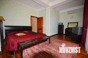 Дом 200м&sup2;, 4-этажный, посуточно, 