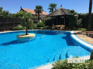 Дом 420м&sup2;, 3-этажный, посуточно, 