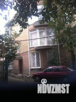 Дом 70м&sup2;, 3-этажный, посуточно, 