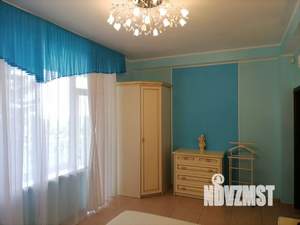 Дом 300м&sup2;, 3-этажный, посуточно, 