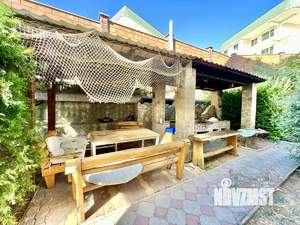 Дом 320м&sup2;, 4-этажный, посуточно, 