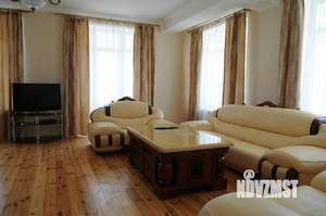 Дом 750м², 3-этажный, посуточно, 