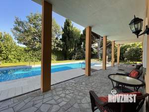 Дом 450м&sup2;, 2-этажный, посуточно, 