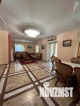 Дом 290м&sup2;, 2-этажный, посуточно, 