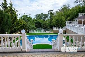 Дом 450м&sup2;, 4-этажный, посуточно, 