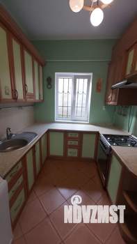 Таунхаус 241м&sup2;, 3-этажный, на длительный срок, 