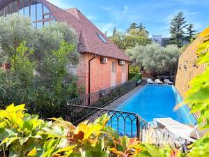 Дом 165м&sup2;, 3-этажный, посуточно, 