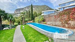 Дом 400м&sup2;, 2-этажный, посуточно, 