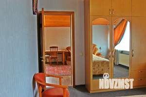 Дом 70м&sup2;, 3-этажный, посуточно, 