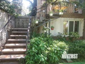 Дом 250м&sup2;, 2-этажный, посуточно, 