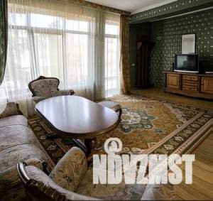 Дом 250м&sup2;, 3-этажный, посуточно, 