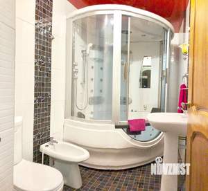 Дом 200м&sup2;, 2-этажный, посуточно, 